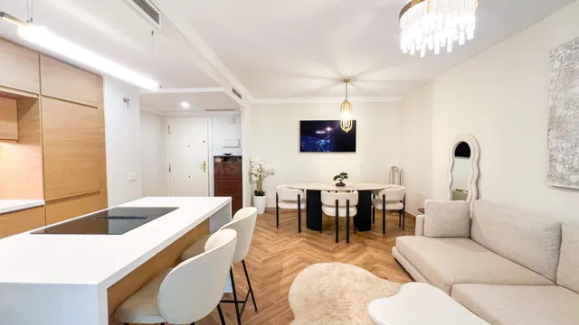 Piso reformado en La Dama de Noche, junto a Puerto Banús, Marbella — 9