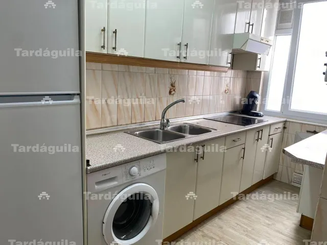 PISO DE 4 DORMITORIOS 2 BAÑOS JUNTO PLAZA MAYOR - foto 2