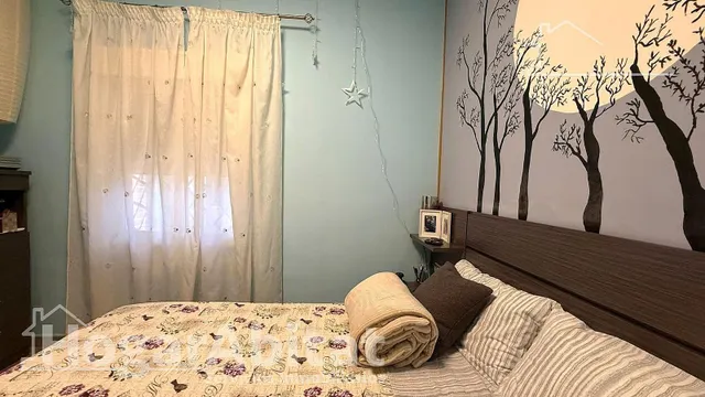 Amplia y luminosa casa con terraza y garaje — 16