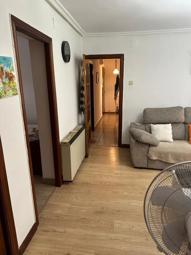 Piso Reformado en Avilés - La Magdalena: ¡Tu Nuevo Hogar Espera por Ti!       Cómpralo por 495€ / mes — 4
