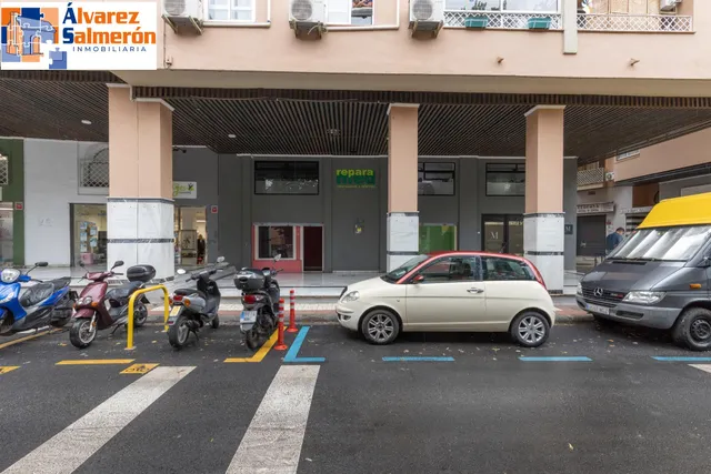 Local comercial en venta en calle agustina de aragón — 19