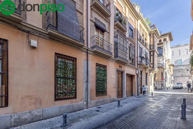Garaje y Trastero en el Corazón de Granada — 7