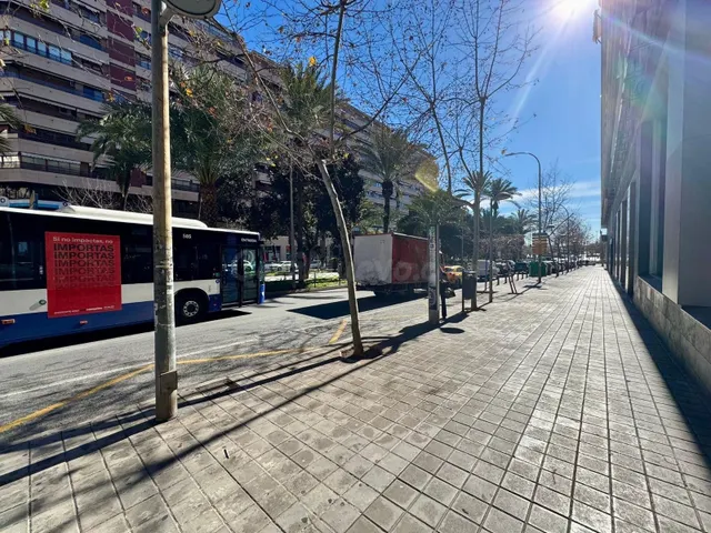 Oficina de 150 m2 en Avenida Óscar Esplá Zona Ensanche-Diput