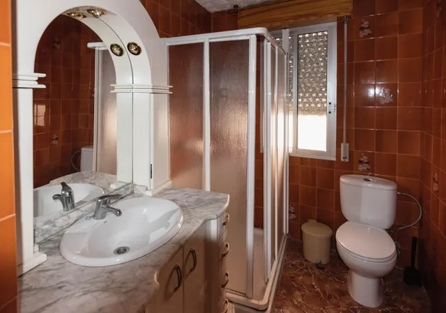 CASA CON GARAJE EN EL CENTRO DE LANJARÓN — 19