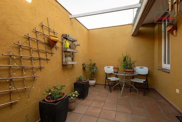 CASA CON LOCAL COMERCIAL EN EL CENTRO DE TORDERA — 11