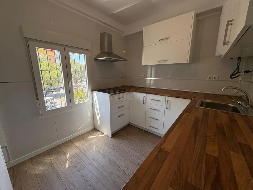 VIVIENDA EXTERIOR CON 3 habitaciones Y DOS TERRAZAS JUNTO A LA UNIVERSIDAD DEL SAGRADO CORAZÓN