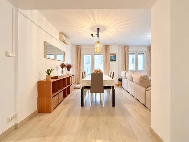Piso de 150 m2 construidos con 5 habitaciones y parking – Tarragona — 4