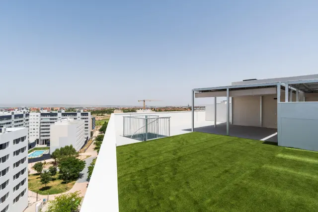 Ático 3 habitaciones 205m² en venta - Montecanal-Valdespartera-Rosales del Canal — 38