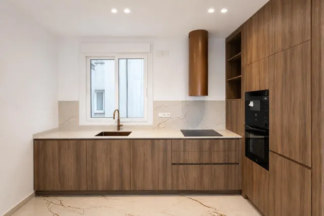 VIVIENDA DE LUJO CON DISEÑO EXCLUSIVO Y BALCONES EN LISTA — 10