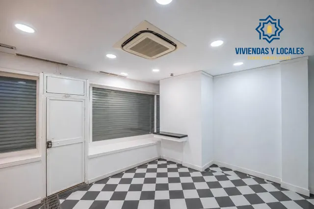Local comercial 106m² en venta - Centro — 7