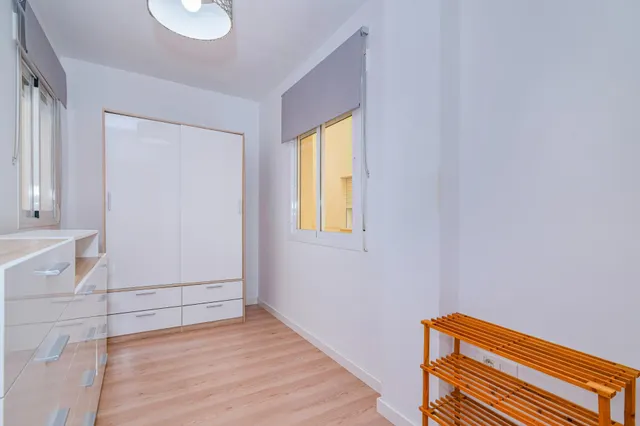 Piso 2 dormitorios amueblado con garaje junto metro — 15