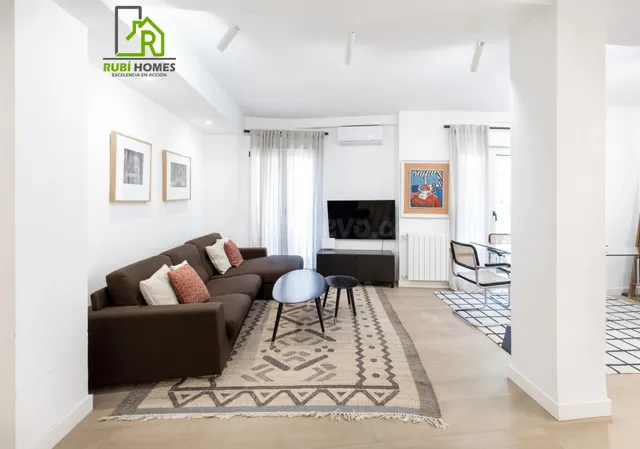 ✨ EXCLUSIVA VIVIENDA REFORMADA EN PLAZA MARIANA PINEDA — 4