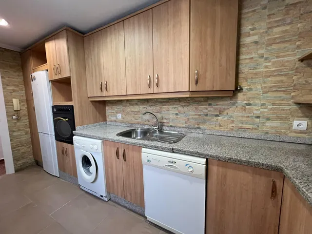 Amplio piso en alquiler en Plaza San Rafael, Córdoba — 11