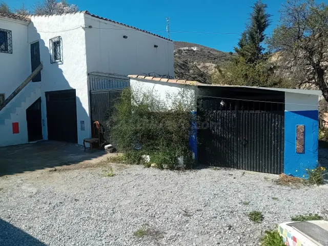 combinación de finca y casa cueva en Baza - foto 3