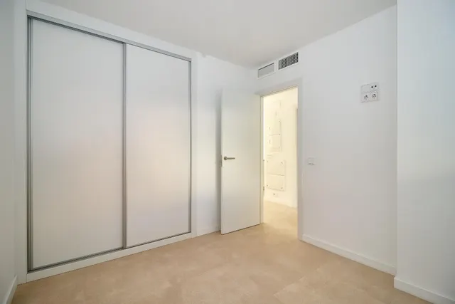 Apartamento  de 2 dormitorios y 2 baños , a estrenar en  pleno centro de Fuengirola. — 16