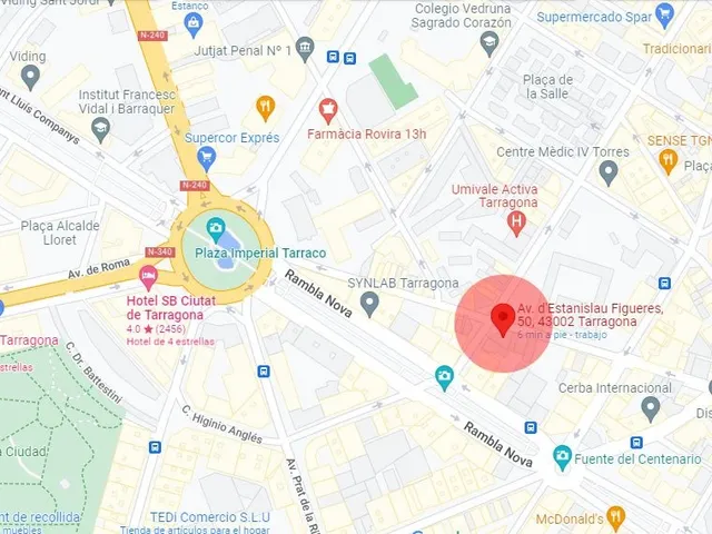 Gran local comercial en Av. Estanislao Figueres a 50 metros de Rambla Nova. — 18