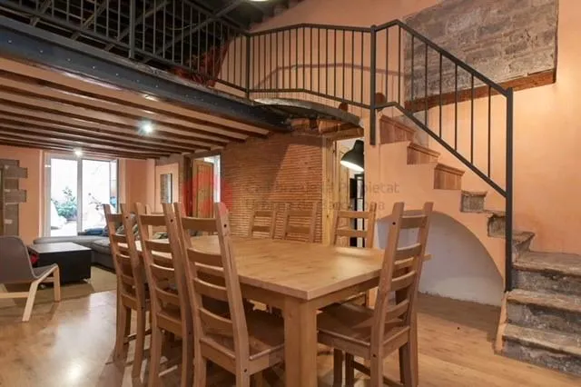 Vivienda con terraza en Santa Caterina i la Ribera con rentabilidad