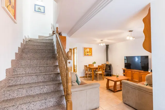 Dúplex amplio de 5 dormitorios con patio, terraza y buhardilla en San José de la Montaña — 15