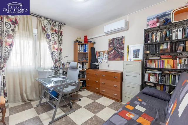 Casa en Armilla con terraza, patio y amplia cochera — 32