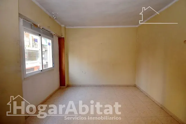 ¡Hazla a tu gusto! Casa amplia y luminosa de tres alturas para reformar, cerca del ayuntamiento — 25