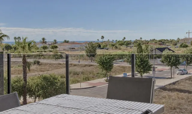 APARTAMENTO EN URBANIZACIÓN DE PLAYA DE ALMENARA