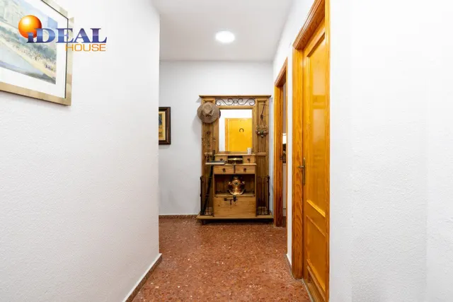 ESTUPENDO ATICO JUNTO AL MAR CON TERRAZA FANTASTICA — 13