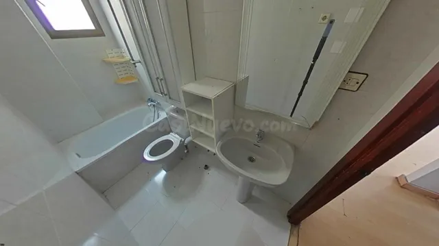 ¡Oportunidad en Almería! Piso Exterior para Reformar por Sol - foto 3