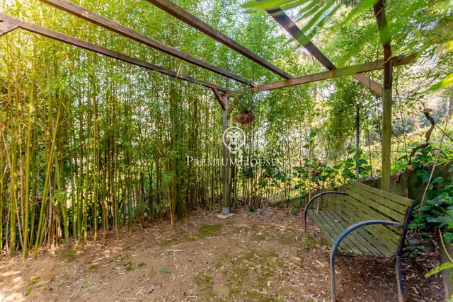 Exclusiva casa en Vallromanes. Naturaleza, privacidad y vistas panorámicas. — 31