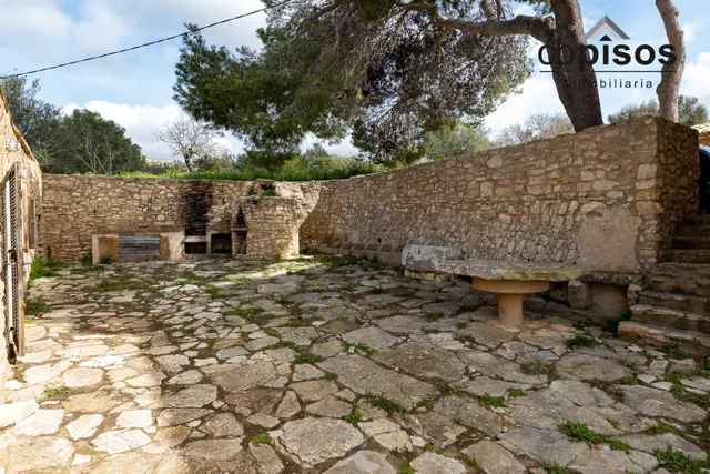 SE VENDE EXCLUSIVA FINCA RÚSTICA EN FELANITX — 44