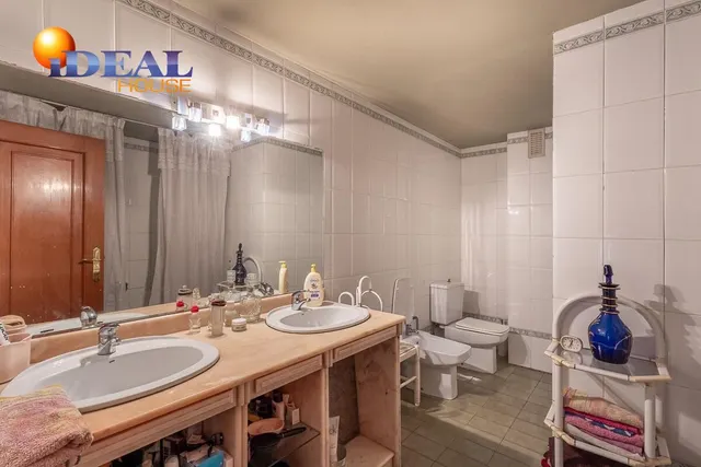EXCLUSIVO PISO CON JARDÍN PRIVATIVO EN UNA DE LAS MEJORES URBANIZACIONES DE GRANADA — 33