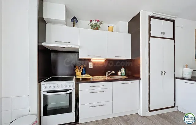 Apartamento reformado a un paso del mar en Roses - foto 4