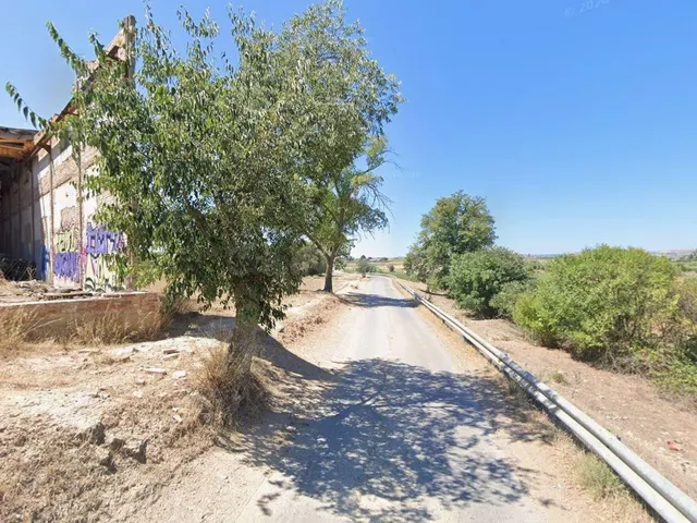 COMPLEJO DE TERRENOS Y EDIFICACIONES EN VENTA O ALQUILER JUN - foto 3