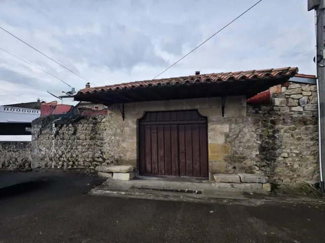 CASA DE PIEDRA CON MÚLTIPLES POSIBILIDADES EN VILLANUEVA DE LA PEÑA — 2