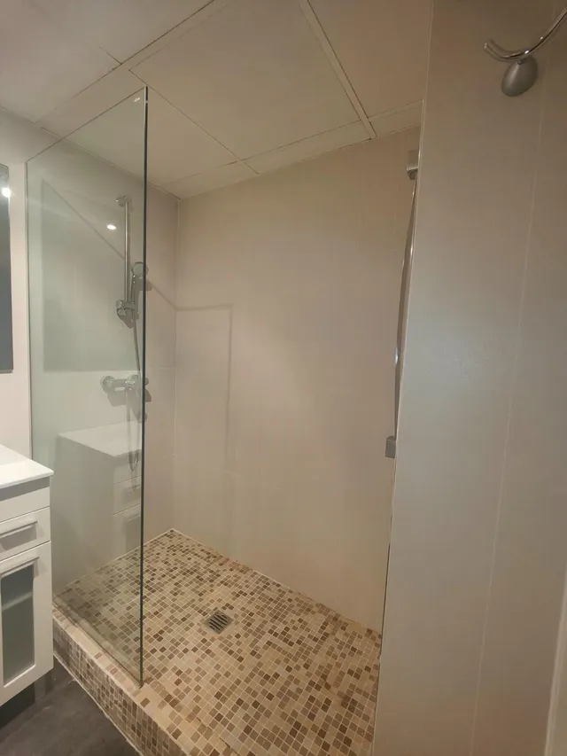 SE ALQUILA PRECIOSA OFICINA TIPO LOFT REFORMADA CON COCINA EN PLAZA SÉNECA - ALICANTE — 6