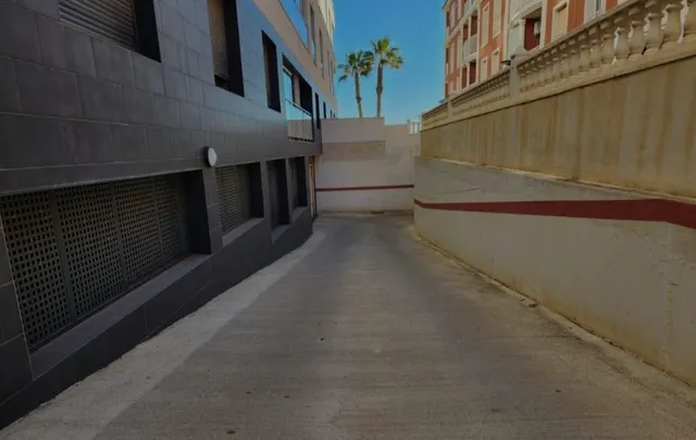 1ª LINEA DE MAR CON PLAZA DE GARAJE — 16