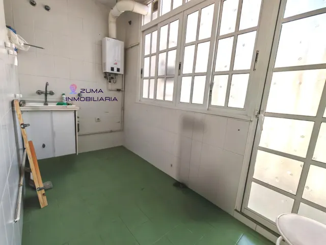 Amplio y Luminoso Piso en Carlos de Haya, Málaga. — 15