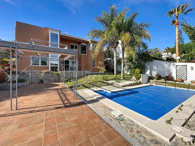 Exclusivo Chalet en Almayate Bajo a 5min de Torre del Mar, c
