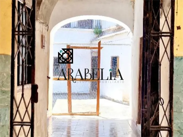 Gran Casa Señorial en San Lorenzo: 17m de Fachada e Infinita - foto 3