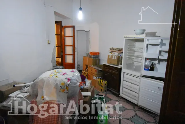 AMPLIA CASA CON TERRAZA PARA REFORMAR — 23