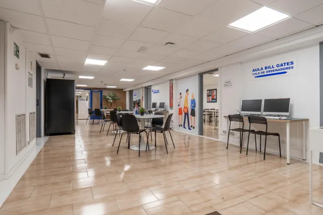 Venta de amplio y funcional local en zona inmejorable (avda. madrid) - Granada — 37