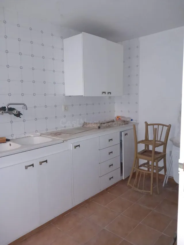 Gran casa de pueblo para reformar - foto 2
