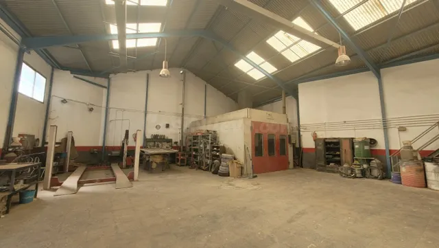 Negocio 260m² en venta - CAÑAMARES