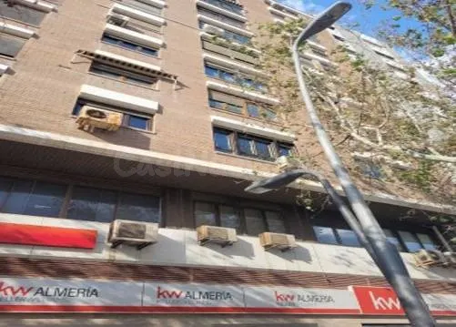 Local en entreplanta en el edificio Andarax del centro resid - foto 3