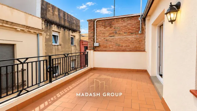 Vivienda con terraza detrás de la iglesia de Reus — 11
