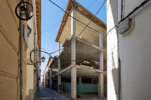 EDIFICIO EN ESTRUCTURA (358METROS CONSTRUIDOS) + PROYECTO EN