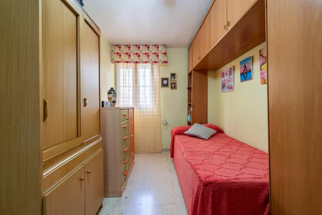 Amplia vivienda centrica en una de las mejores zonas de Almeria — 7