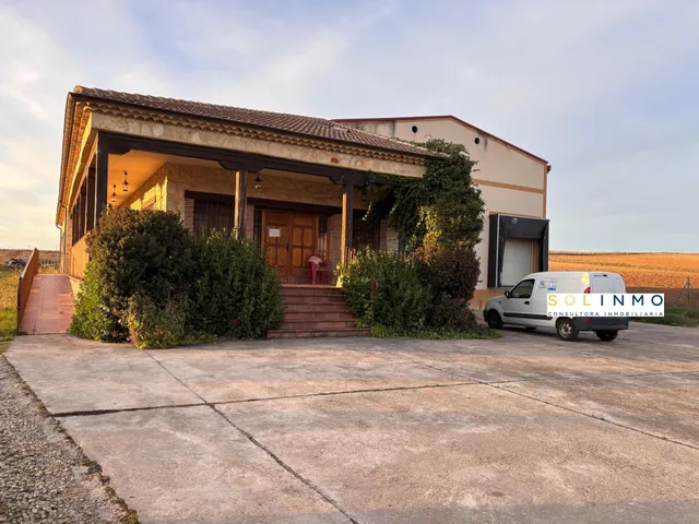 Tienda y fábrica de carne y embutidos en venta. Ref.2086 — 32