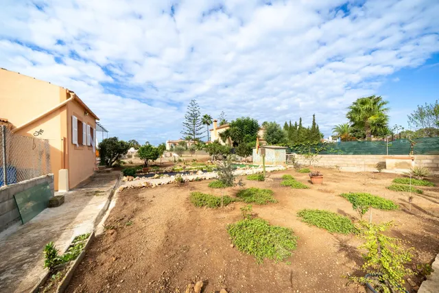 Chalet con amplio jardín y posibilidad de doble vivienda — 32