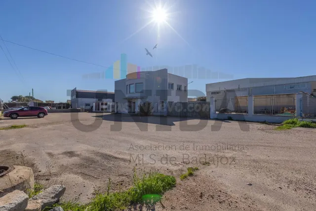 ESPECTACULAR RECINTO INDUSTRIAL A LA VENTA EN LA GARROVILLA