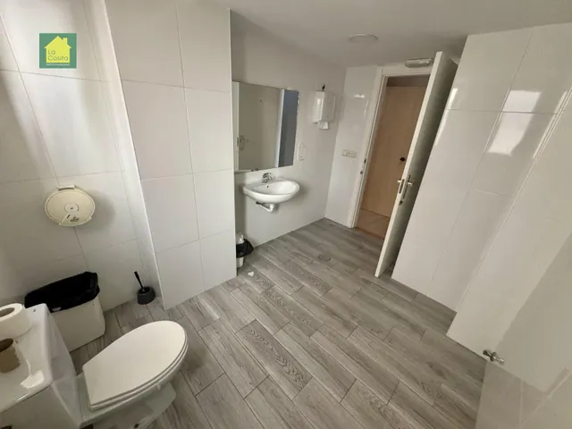 LA CASITA INMOBILIARIA ALQUILA DESPACHOS — 11
